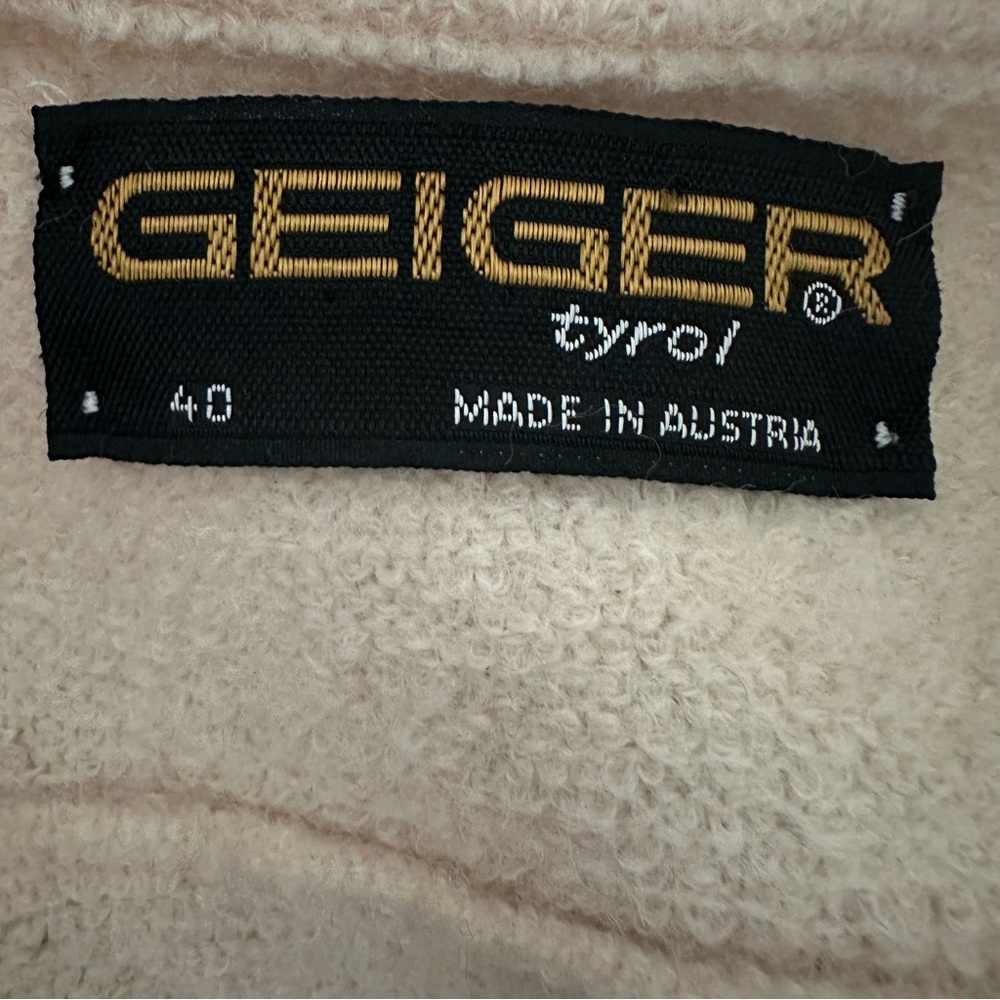 Vintage Geiger 100% boiled wool cardigan jacket in cream / ivory - Picture 8 of 8